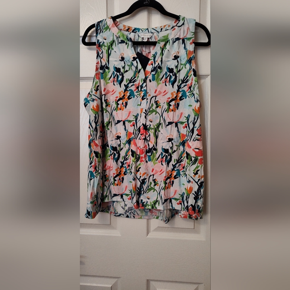 Crown & Ivy Multicolor Floral Sleeveless Top